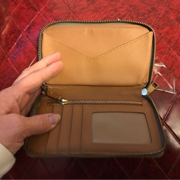 Fossil Small Zip Around Wallet - Picture 10 of 10